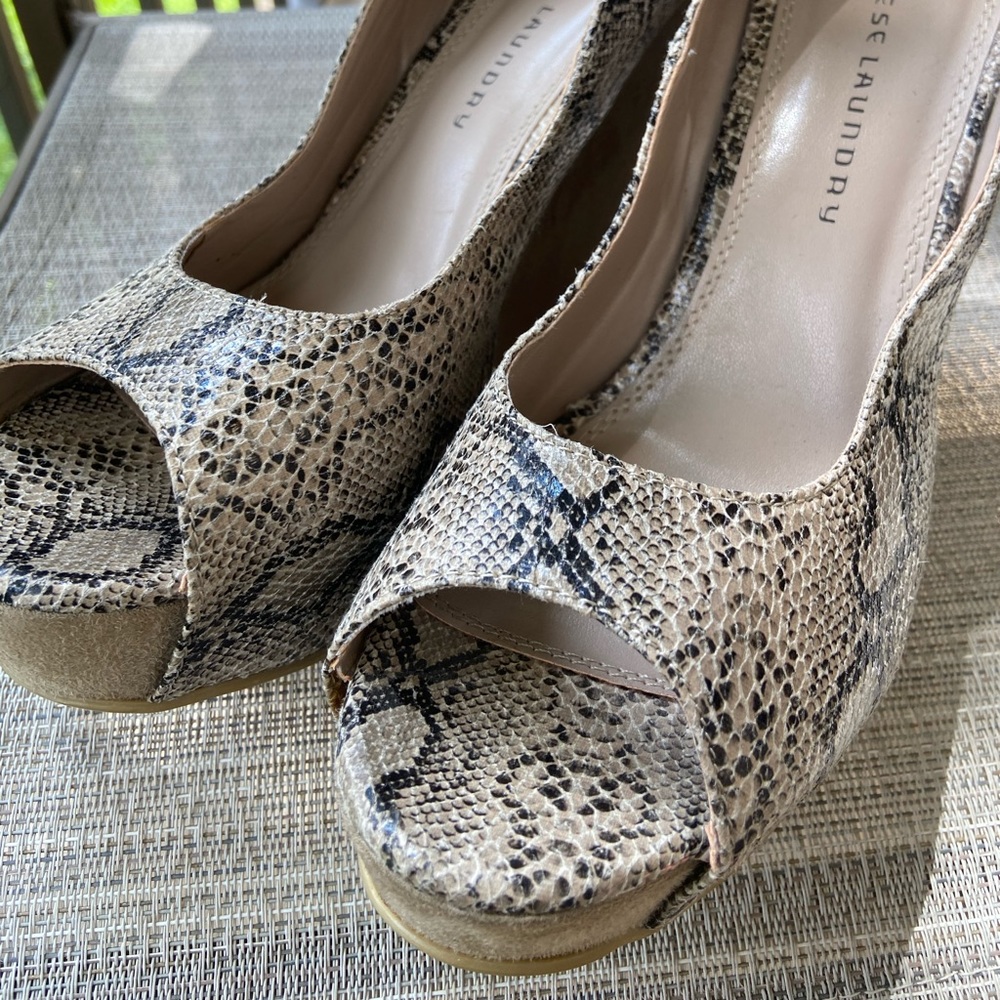 CHINA LAUNDRY HEELS